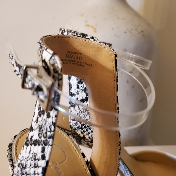 🔥Jessica Simpson White Hadiya Pumps - Picture 16 of 16